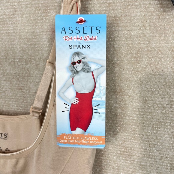 Spanx Flat Out Flawless Open Bust Mid Thigh Bodysuit Size Large‎ NEW - Picture 2 of 3